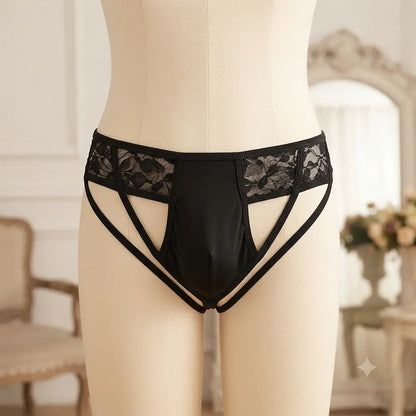 عرض أمامي لـBlack Lace Brief مع تصميم Double Strap على الجانبين
