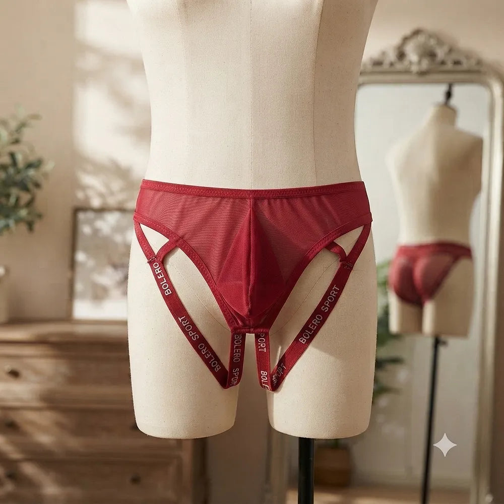 عرض أمامي لـMen's Red Brief مع حمالتين متناسقتين مع لون القطعة